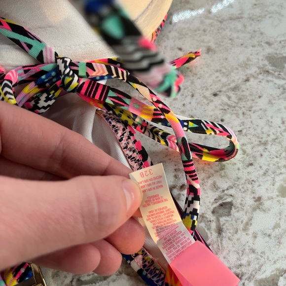 Victoria's Secret SWIM bombshell Multi Zig Zag Foil Top & bottom- 32B. - Picture 4 of 4